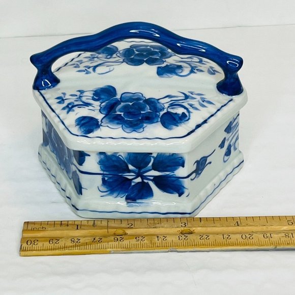 Blue and White Hexagon Trinket box with lid blue handle Thailand Porcelain - Picture 16 of 16